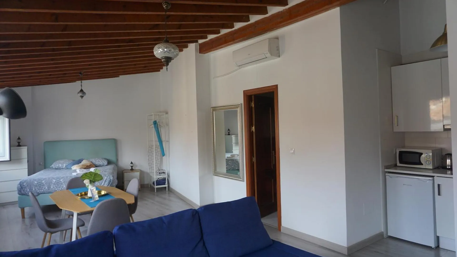 Apartamentos Mediterránea Centro Málaga 0*,  Spagna