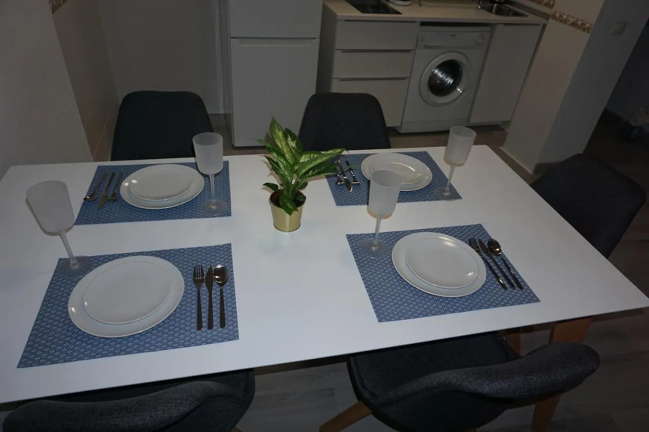 Apartamentos Mediterránea Centro Málaga 0*,  Spagna